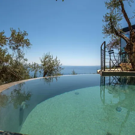 Rizes Sea View Cave * Katávolos